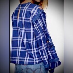 Free People Darling Diana 100% Cotton Lace Pullover blouse in Blue size M NWT